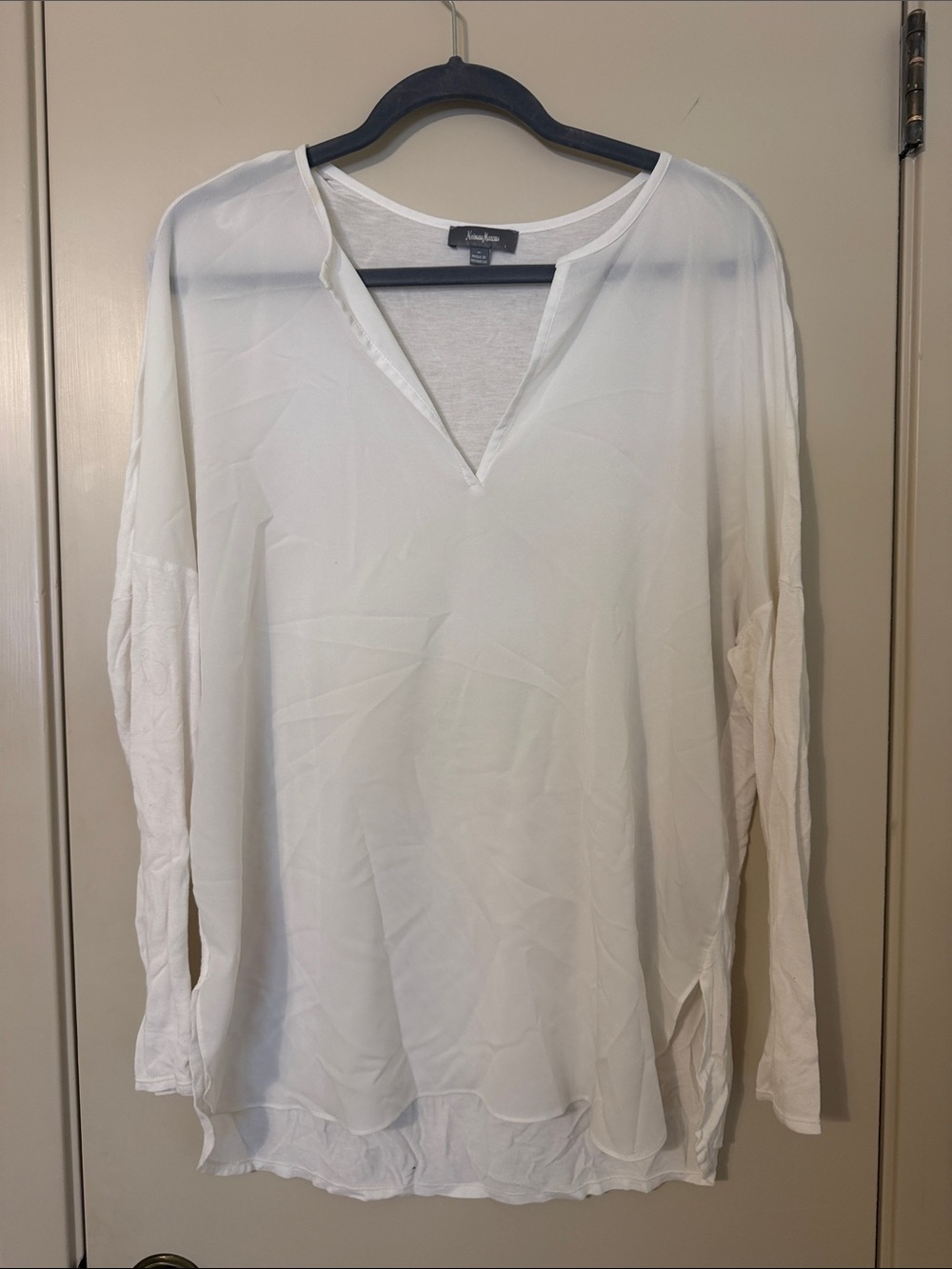 Neiman Marcus White V-Slit Long Sleeve Tunic